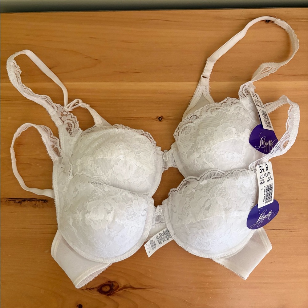 Lilyette Cream Lace Underwire Bra